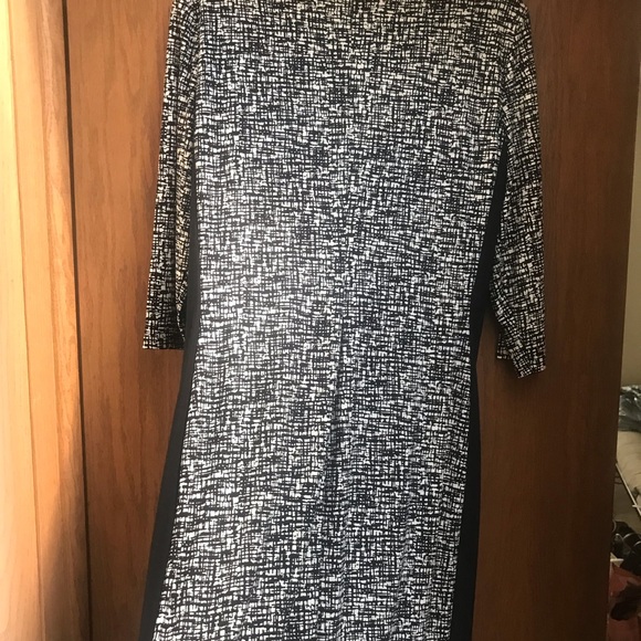 Lauren Ralph Lauren Midi Length Black & White Dress with Ruched Front - Picture 5 of 9